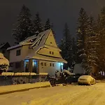 Dom Pod Skocznia منزل للإقامة زاكوباني