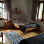 Dom Pod Skocznia منزل للإقامة *